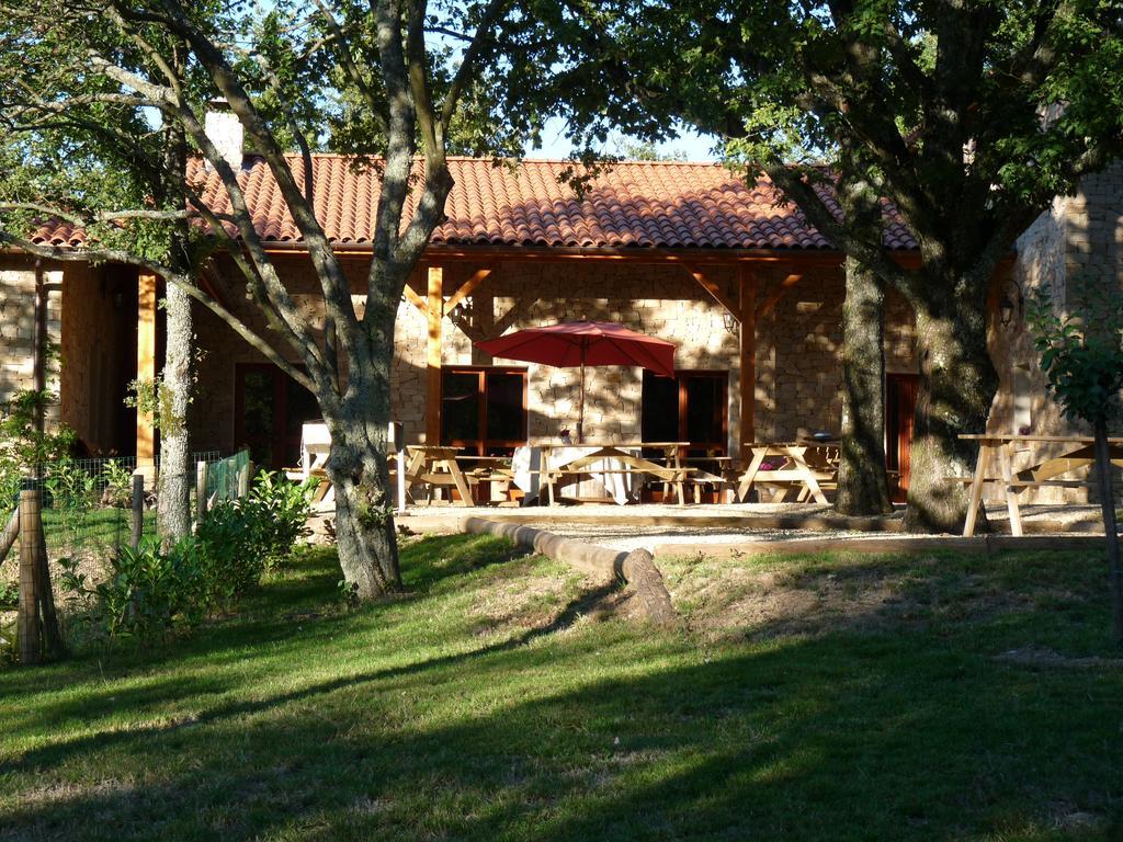 Auberge Les Tables Du Ban Saint-Pierre-la-Palud Екстериор снимка