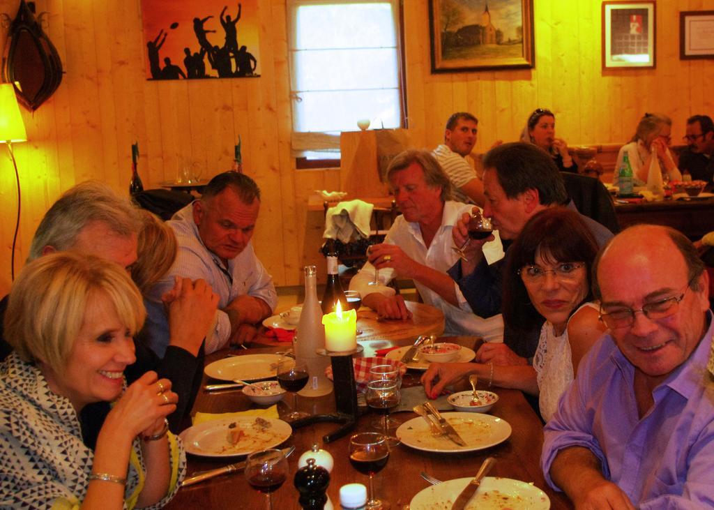 Auberge Les Tables Du Ban Saint-Pierre-la-Palud Екстериор снимка