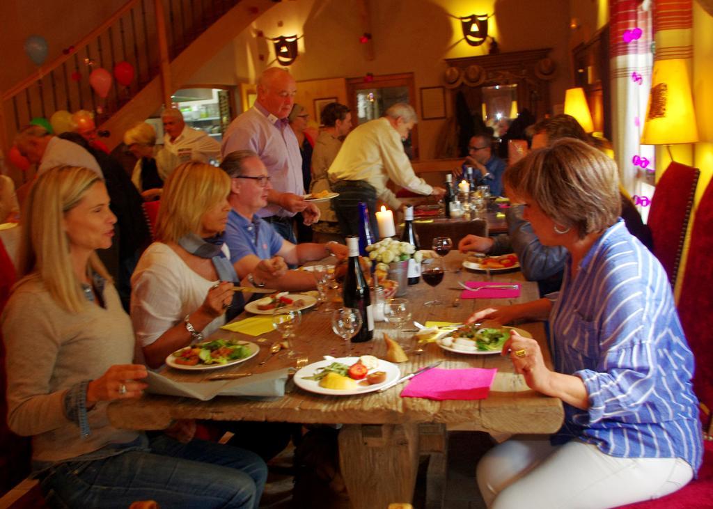 Auberge Les Tables Du Ban Saint-Pierre-la-Palud Екстериор снимка